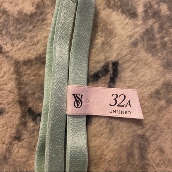 Victoria's Secret Sexy Mint Lace Satin Bra - Picture 4 of 9